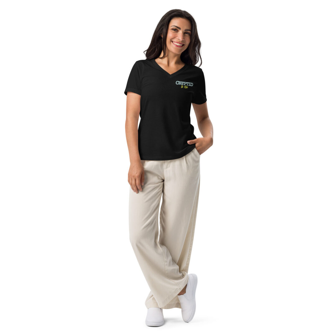 Cryptid & Kin Women's Relaxed Fit V-neck T-shirt - Black
